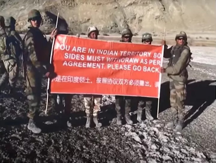 indiachinaarmy.jpg
