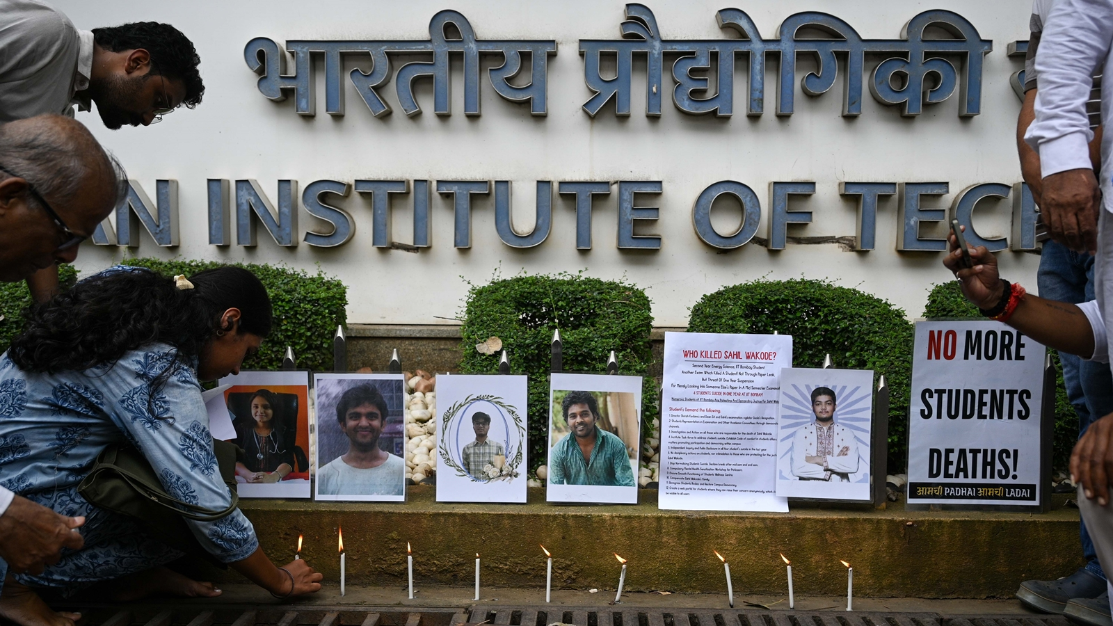 Students-light-candles-as-they-demand-justice-for-Sahil-Wakode-who-died-by-suicide-on-IIT-Bombay-campus-on-Monday.-Sankhadeep-Banerjee_20260922081141.png